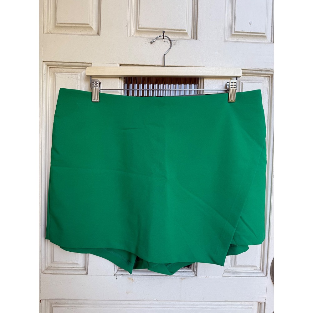 Torrid Green Studio Refined Crepe High Rise Asymmetrical Wrap Skort Size 1X